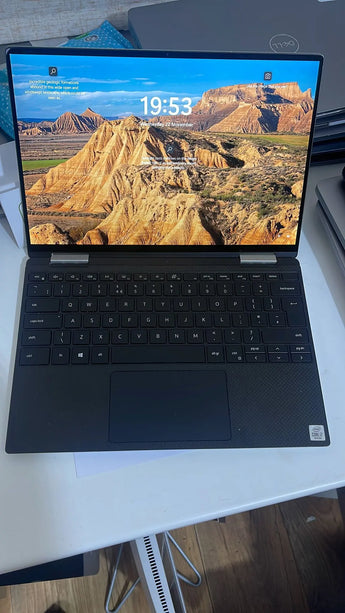 Dell XPS 13 7390 2-in-1 Laptop ~ (13.3-inch, Core i7 10th Gen vPRO with 8GB DDR4 RAM) Dell