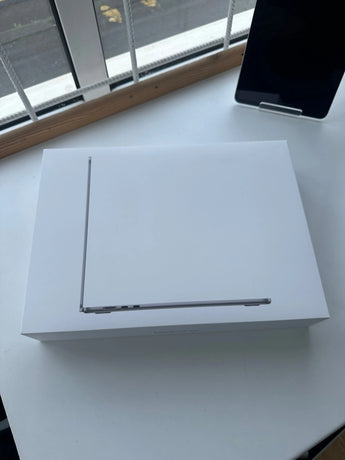 BOXED NEW 15-inch Macbook Air with Apple M2 Chip. Apple