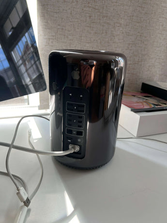 Apple Mac Pro ~ (Late-2013, 3.5GHz 6-Core Intel Xeon E5, 32GB RAM, 500GB SSD) Apple
