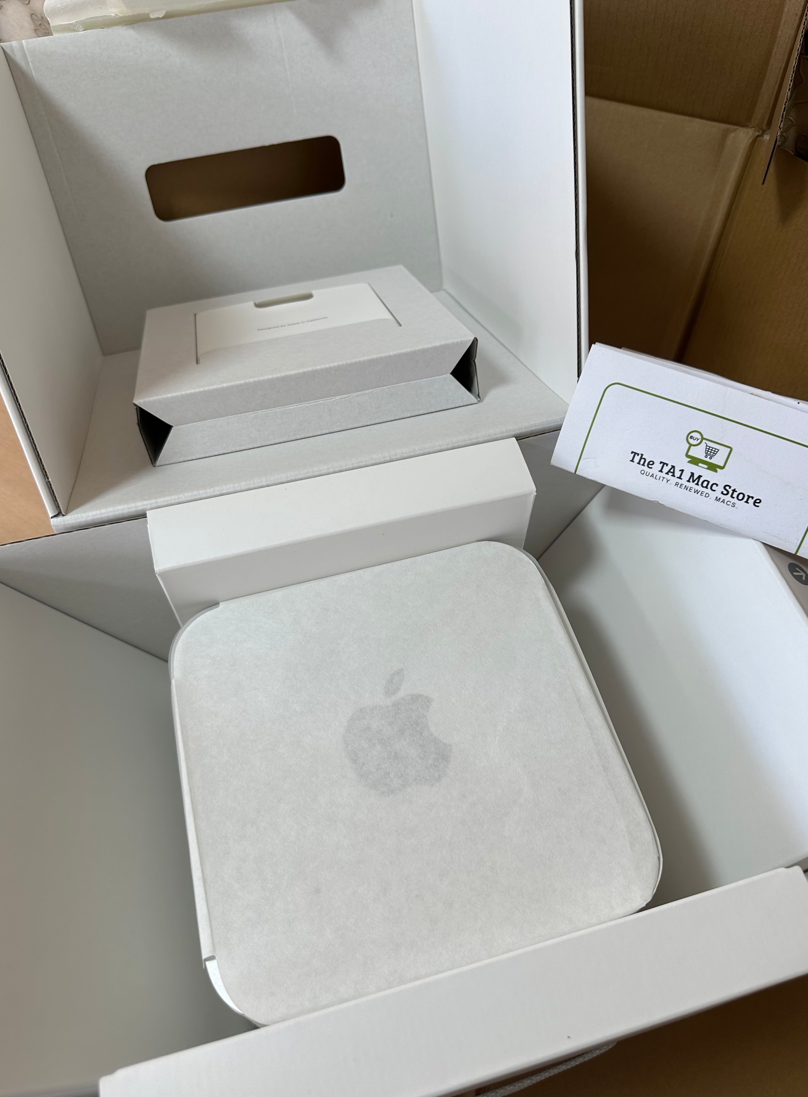 Boxed New Mac Studio (2022, Apple M1 Max, 32GB RAM, 512GB SSD)