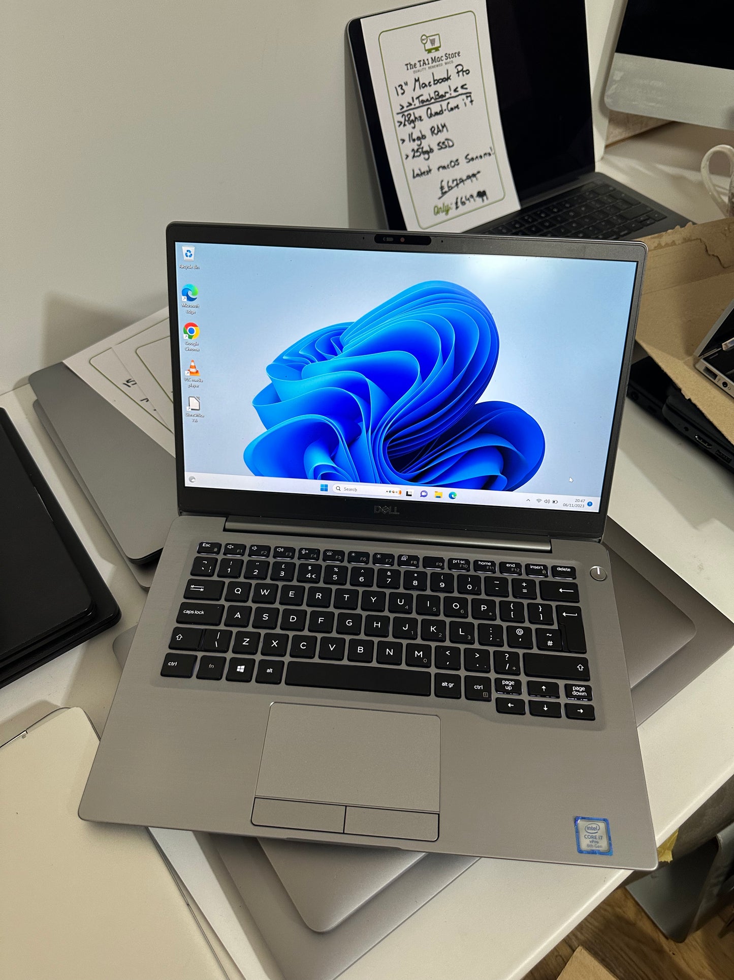 Dell Latitude 7300 Business Laptop ~ (13.3-inch, Core i7 8th Gen, 16GB RAM,512GB SSD)
