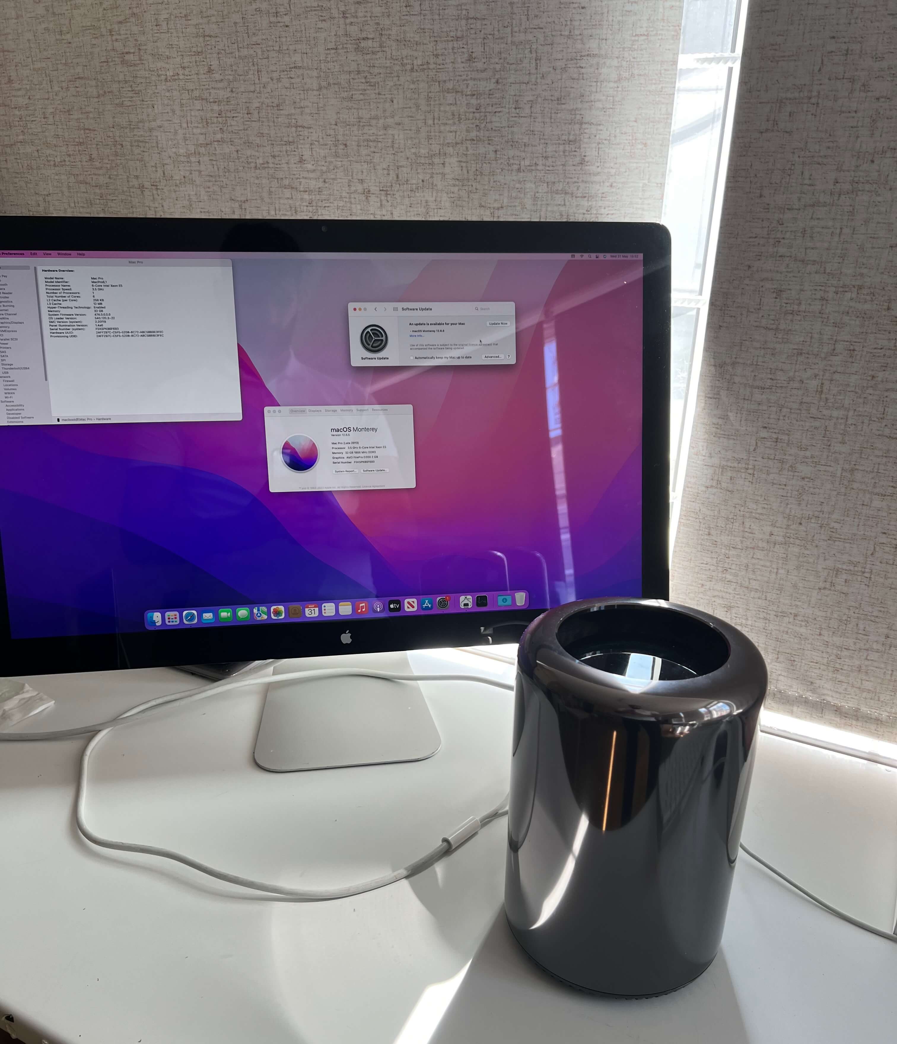 Apple Mac Pro ~ (Late-2013, 3.5GHz 6-Core Intel Xeon E5, 32GB