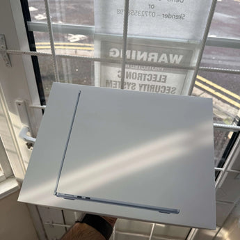 13.6-inch Macbook Air ~ (2025, Apple M4 with 10-Core Processor, Sky Blue) ~ New Apple