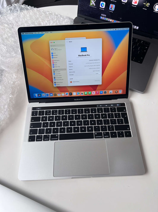 13-inch Macbook Pro Retina (TouchBar) ~ (2018, 4-Core i5 2.3GHz up to 3.8GHz, 16GB, 256GB SSD)