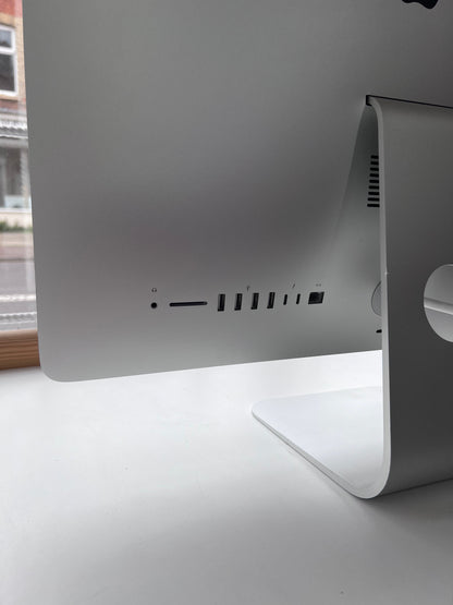 21.5-inch iMac Retina 4K ~ (2019, 6-Core i5 3.0GHz up to 4.1GHz, 32GB RAM, 2TB SSD)