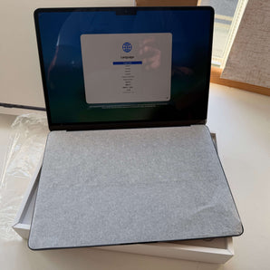 NEW 13-inch MacBook Air ~ (2022, Apple M2 8-Core 10-Core, 16GB RAM, 1TB SSD, Midnight)