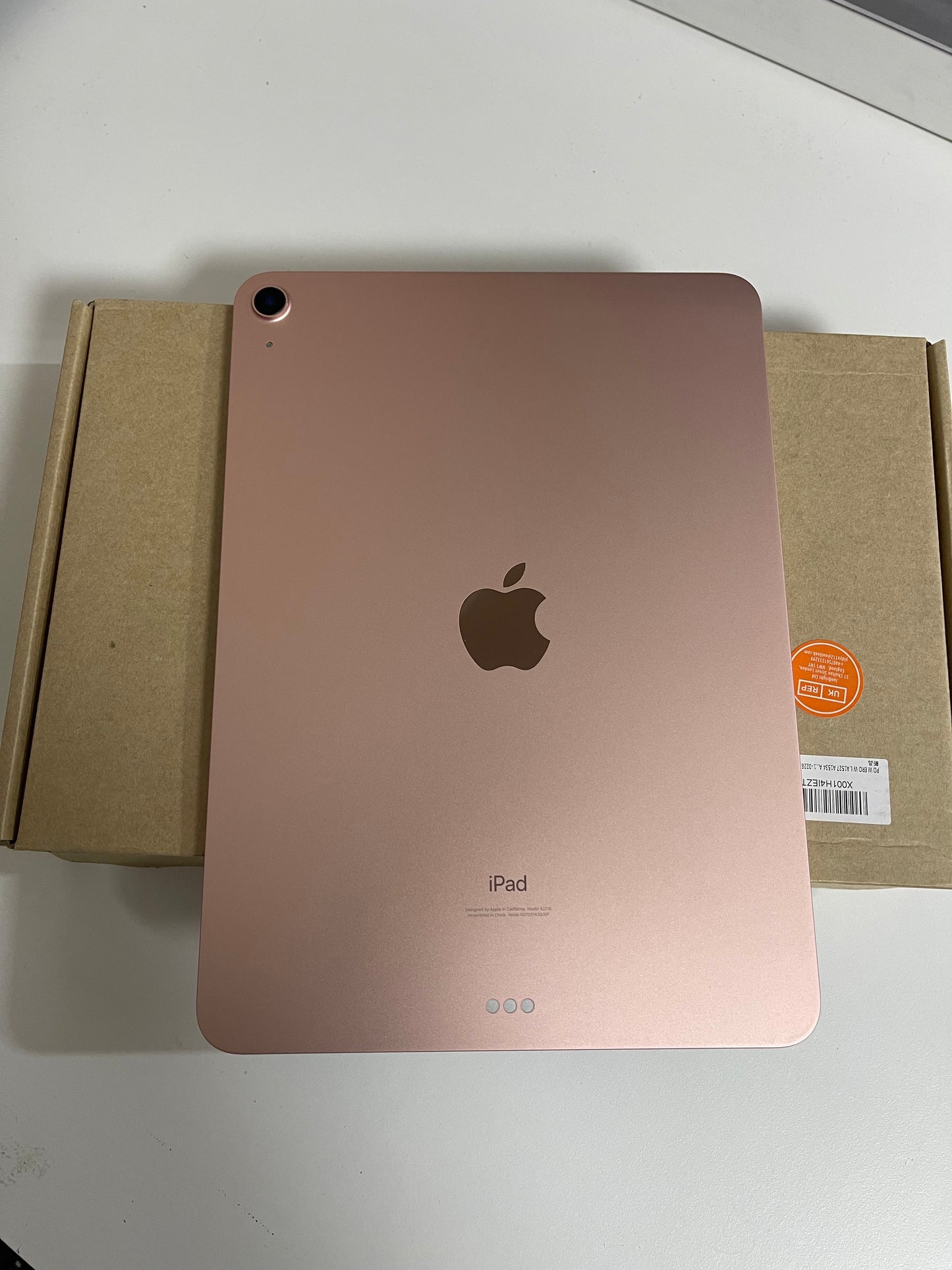 Apple iPad Air Wi-Fi 64GB - Rose Gold (4th Generation)